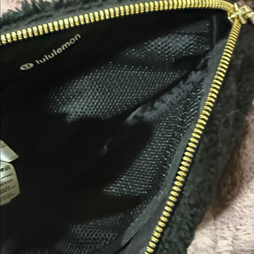 Lululemon Black Fleece Belt Bag - Picture 3 of 8